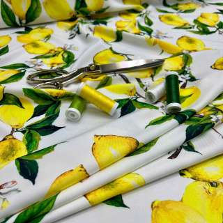 Stoff Viskose Twill gelb glatt Zitronen Muster 0,5m