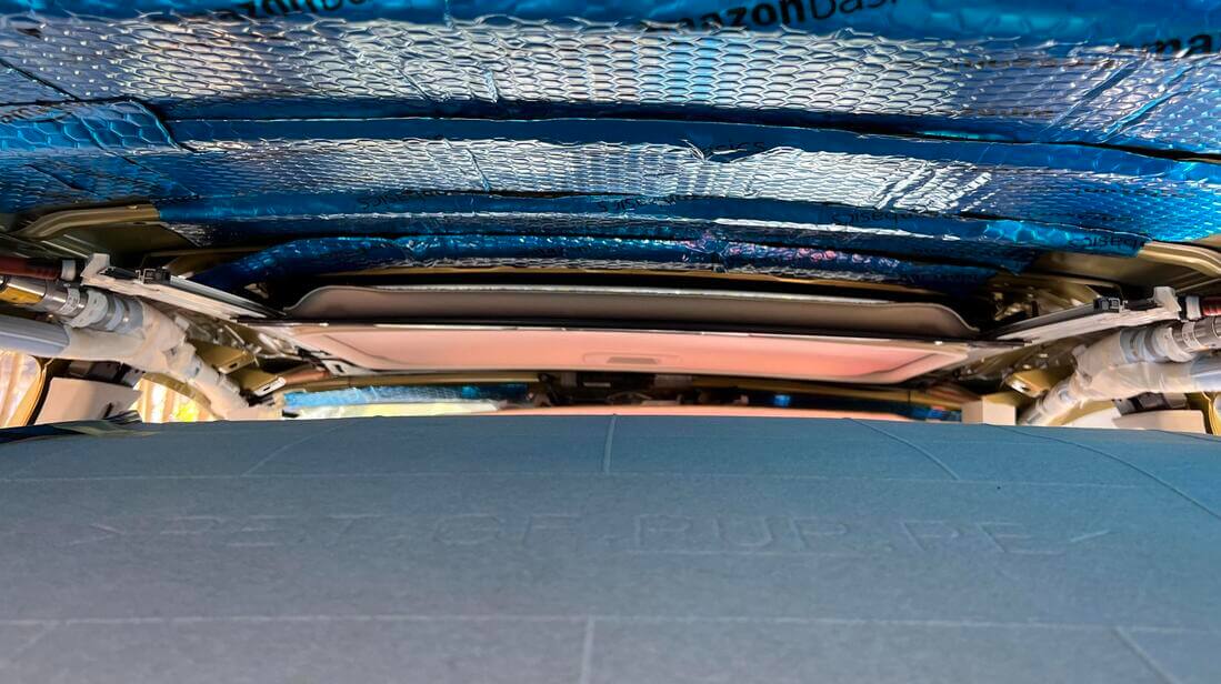 Isolierung des Autodachs Isolierung des Autodachs